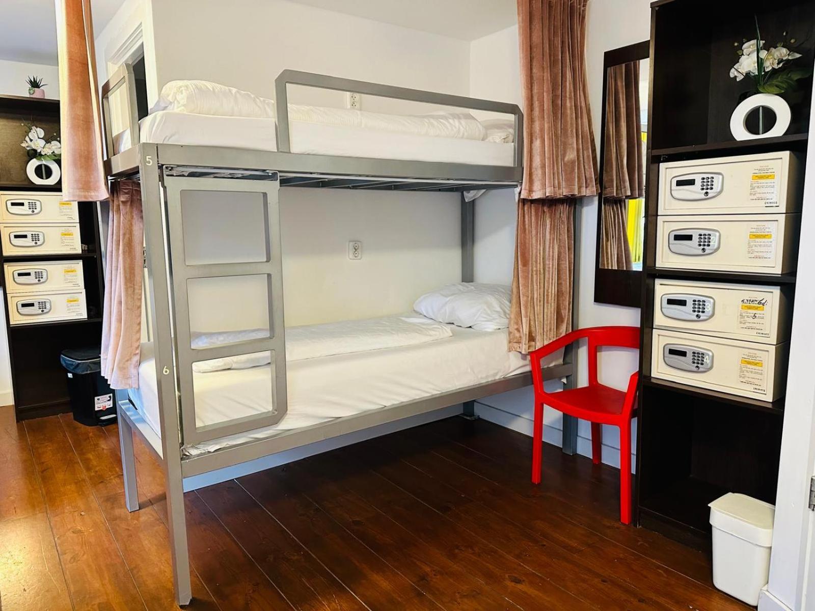 Room Mate Hostel Amsterdam Zaandam Esterno foto