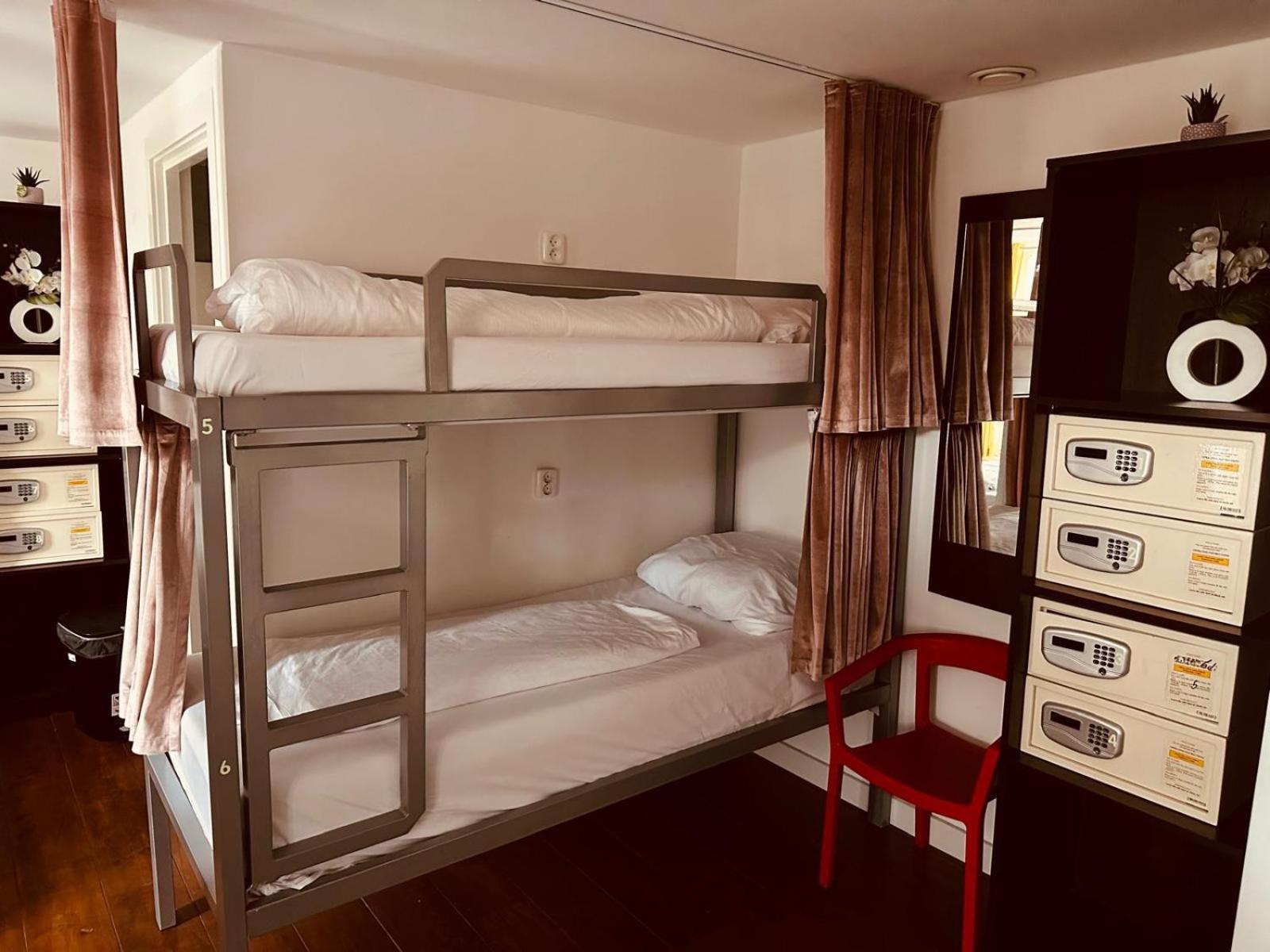 Room Mate Hostel Amsterdam Zaandam Esterno foto
